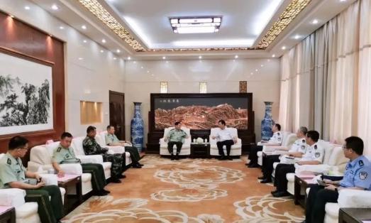 省司法厅省监狱管理局领导到武警山西省总队慰问