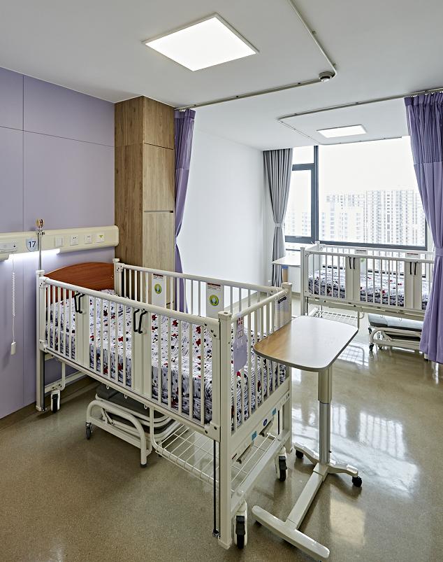 新华医院儿科综合楼门急诊今天试运行江浦路入口