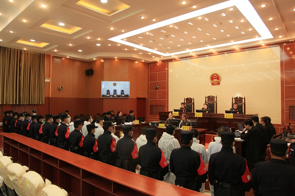 7月30日,贵南县人民法院当庭宣判被告人姚某来,陶某,申某刚,马某斌,姚