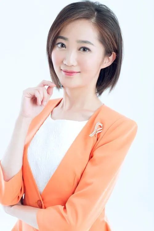 套路近日,上海电视台著名主持人周瑜和上海市公安局浦东公安分局