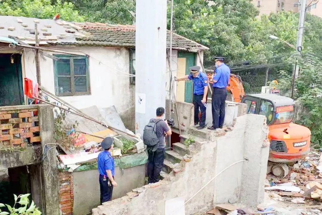 执法动态徐汇区田林街道中队补好城区管理短板推进重大工程建设