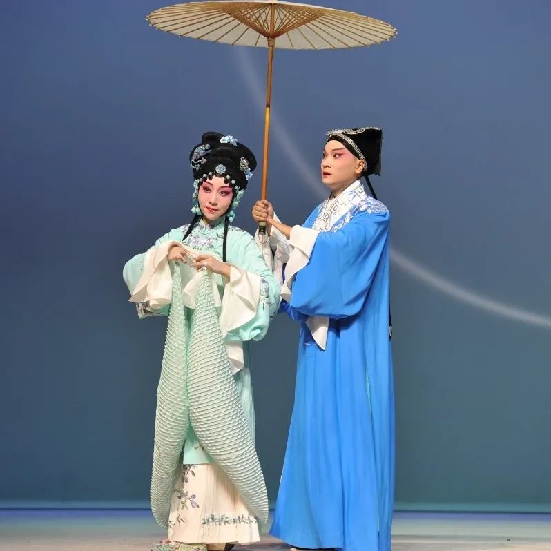 历时半年倾力打造昆剧拜月亭记成功试演