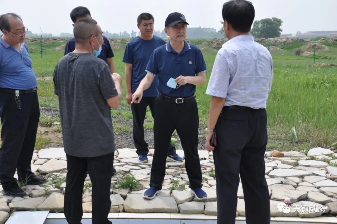 刘川楠对南洋河生态修复治理工程进行巡查