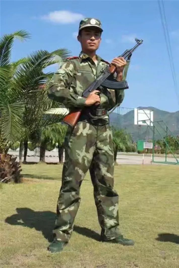 亭林派出所勤务辅警虞梦啸曾是武警内卫.