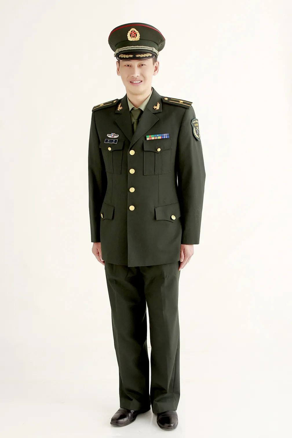 八一建军节丨他们从橄榄绿到警察蓝初心不改忠诚不变