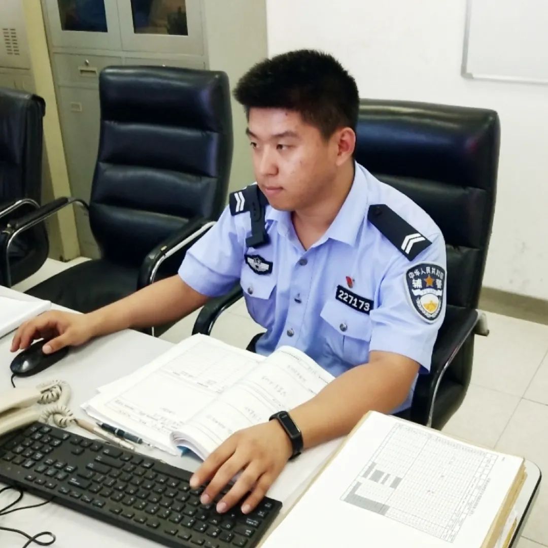 八一建军节角色转变初心不改青浦公安辅警的八一情深