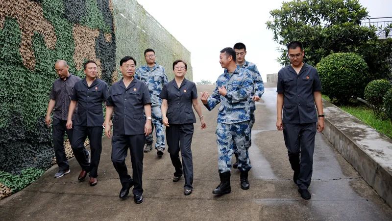 徐州中院走訪慰問駐徐空軍某部子弟兵