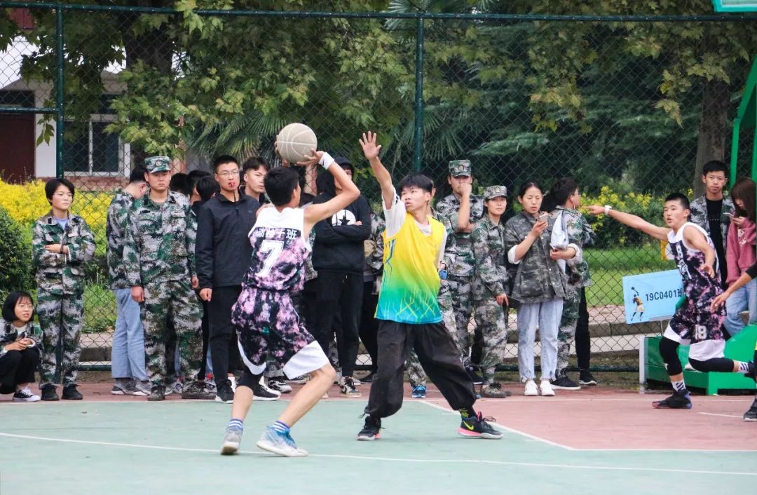 青海初高中学生注意了!这宜宾卫生学校所学校铁路直招,定岗定向委培!