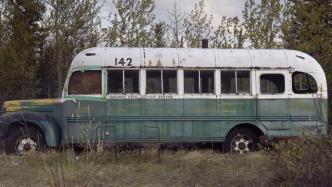 《荒野生存》的“142巴士”被搬走了，曾是著名徒步朝圣地