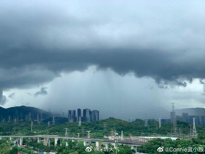 暴雨雷电预警生效接下来两个小时内深圳的天气