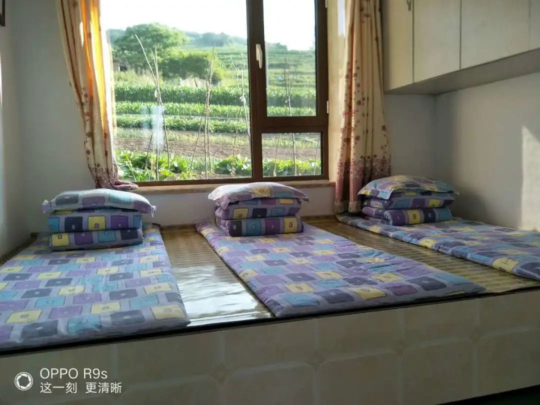 松岭雪村游客服务接待管理中心集办公,住宿,餐饮等多功能为一体,客房