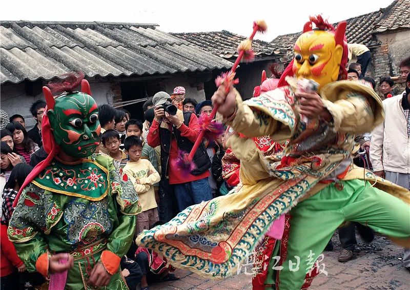 国泰民安古老的雷州半岛先民祭雷盛典中国四绝之首雷州换鼓△雷州换鼓