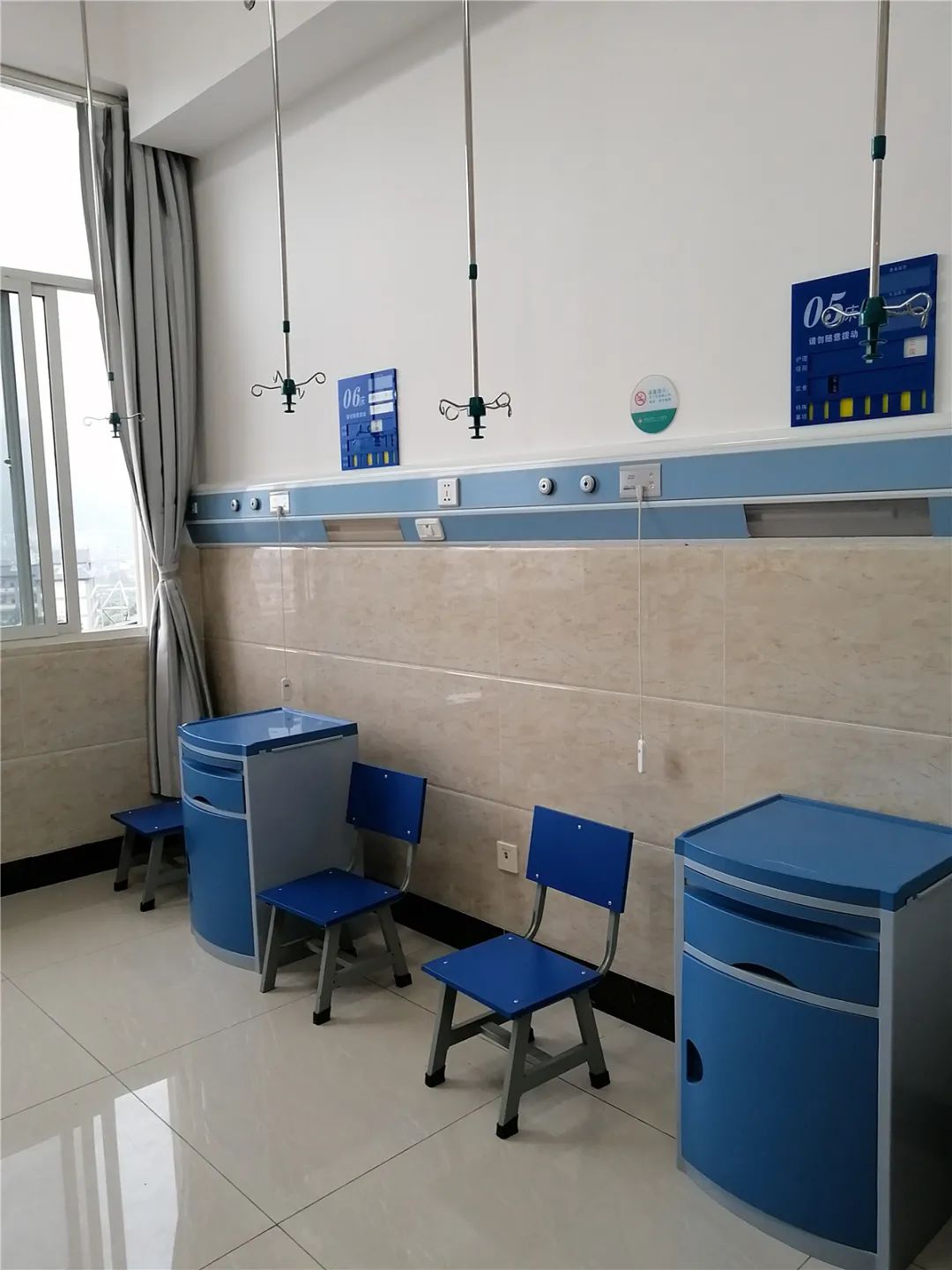 逐步建设了腹膜透析室,恒温箱,腹膜透析包,腹膜透析宣传牌等……为了