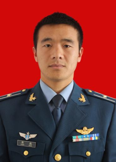刘强,男,重庆市潼南区人,2010年入伍,陆军某部排长,中尉军衔.