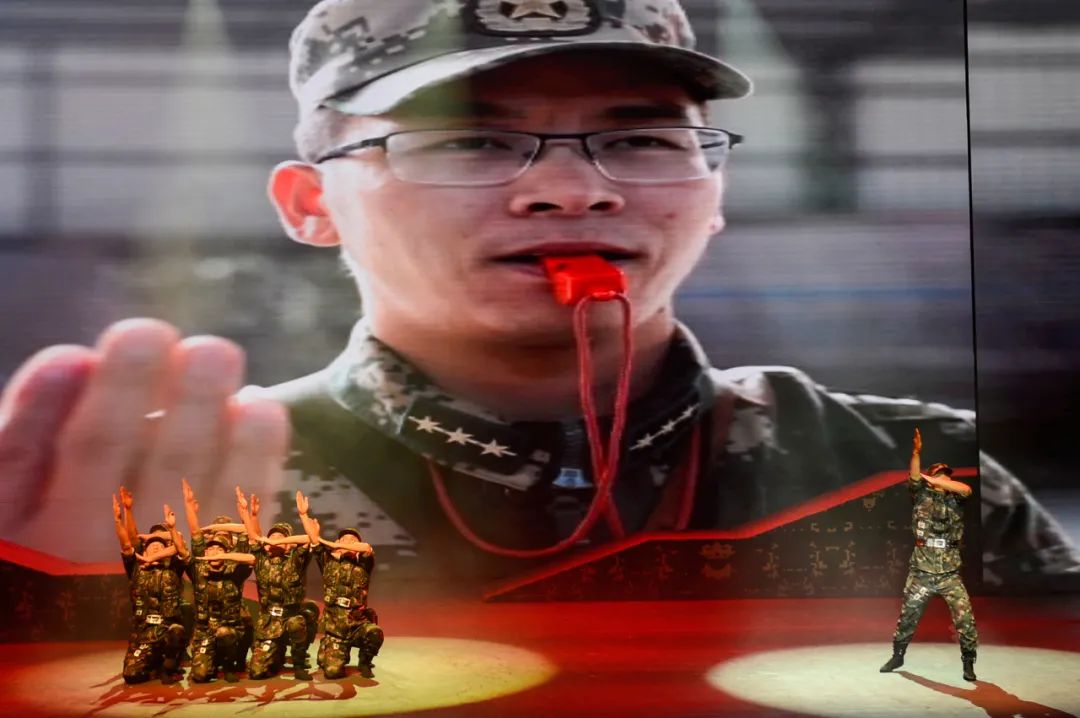 雷霆万钧是几几年演的 739.jpg