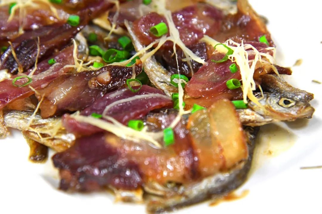 粤菜云聚腊味蒸鱼干咸香带点甜