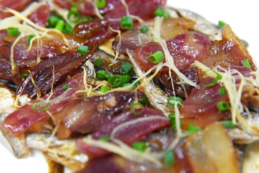 粤菜云聚腊味蒸鱼干咸香带点甜