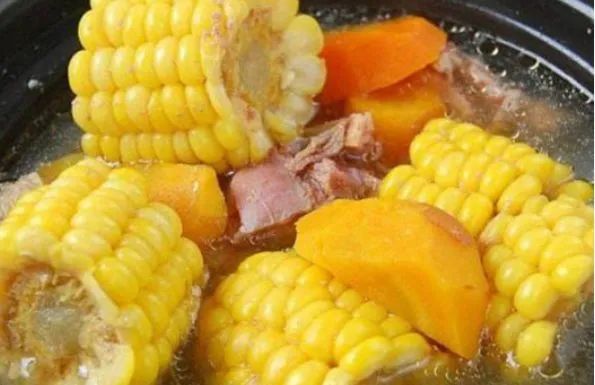 原来煮玉米还分冷水下锅和开水下锅以前都白吃了此法煮才健康