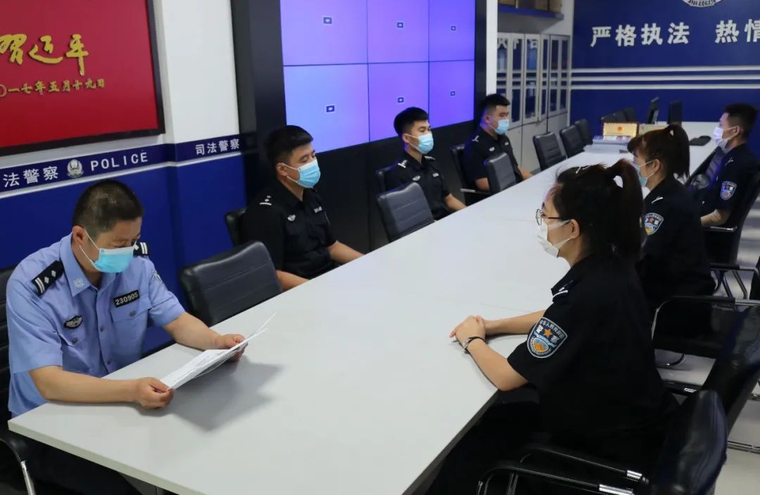 法警的排名_女法警