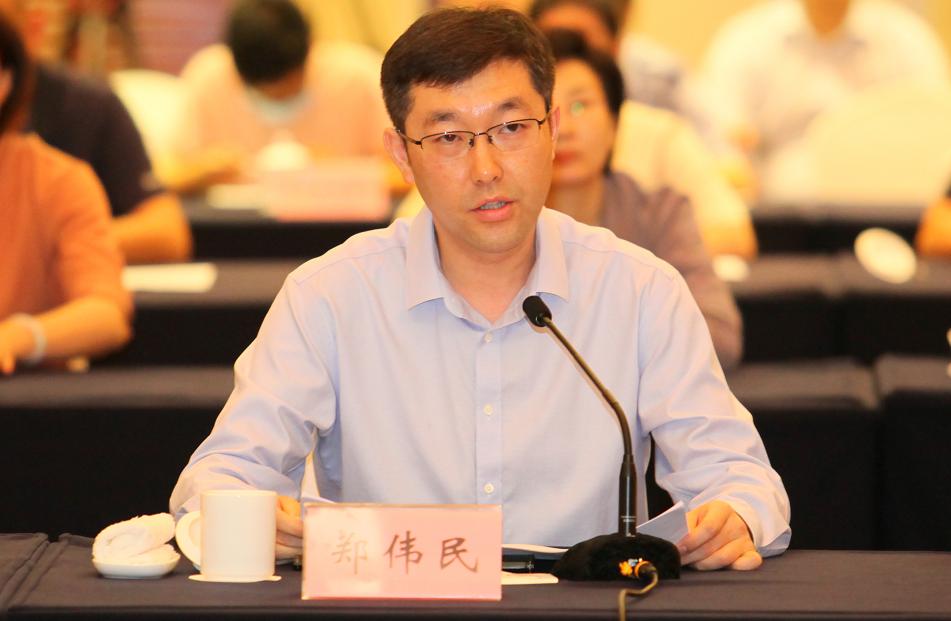 人民楷模的精神我们不会忘记