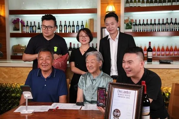 直播首秀销售62.5万!中国第一个国际葡萄酒大奖“加贝兰”再引瞩目!