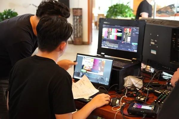 直播首秀销售62.5万!中国第一个国际葡萄酒大奖“加贝兰”再引瞩目!