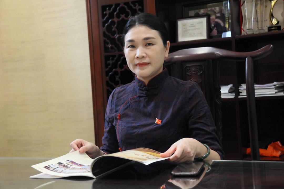 巾帼榜样风采展黄秀英夏布世家走出的致富带头人