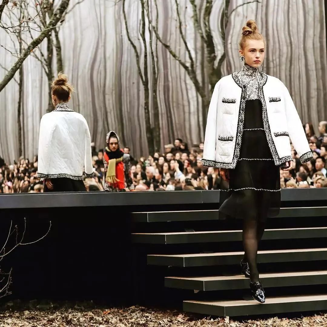 脑洞大出天际的奇葩秀场t台