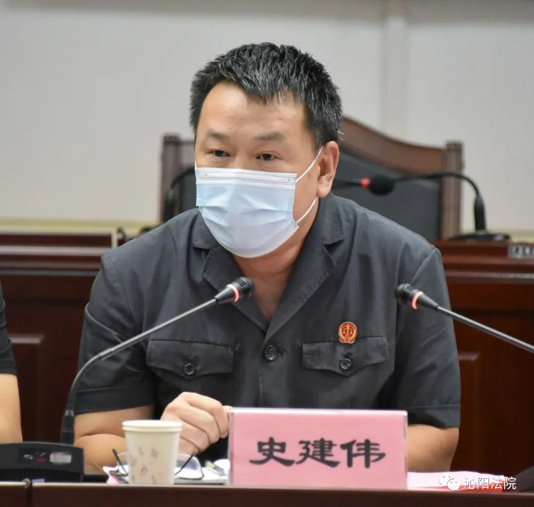 史建伟副院长对大家提出的意见建议逐一回复解答并做表态发言.