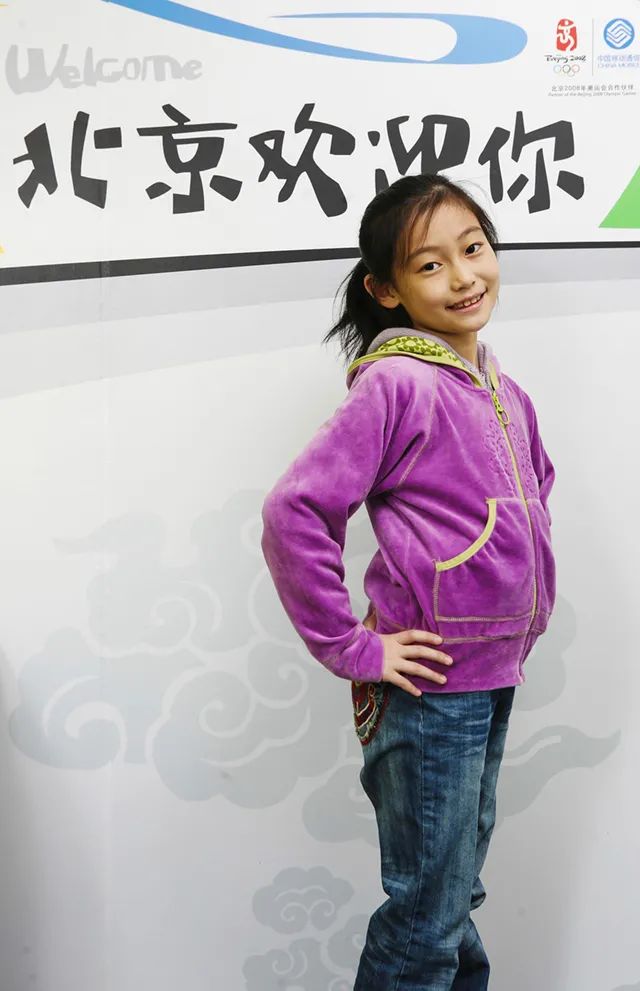 12 年前 唱 北京欢迎你 的附中女孩