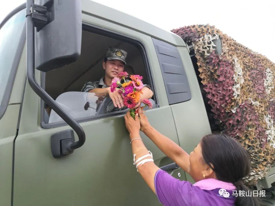 他们本想悄悄离开