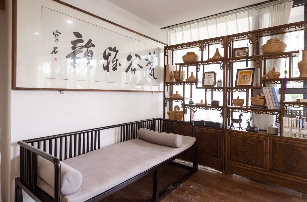 图|小院一角徽派传统建筑和与苏式园林的巧妙结合,青砖黛瓦,飞檐雕塑