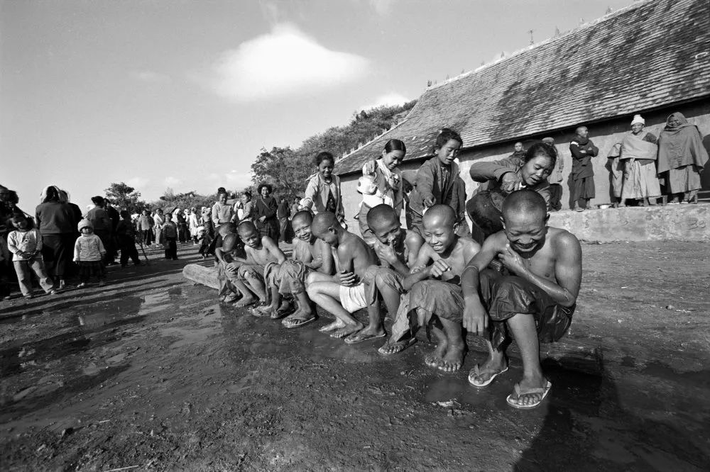 江媛:生存困境和精神迷惘——论罗怀学故乡烟囱坝和布朗山部落的纪实