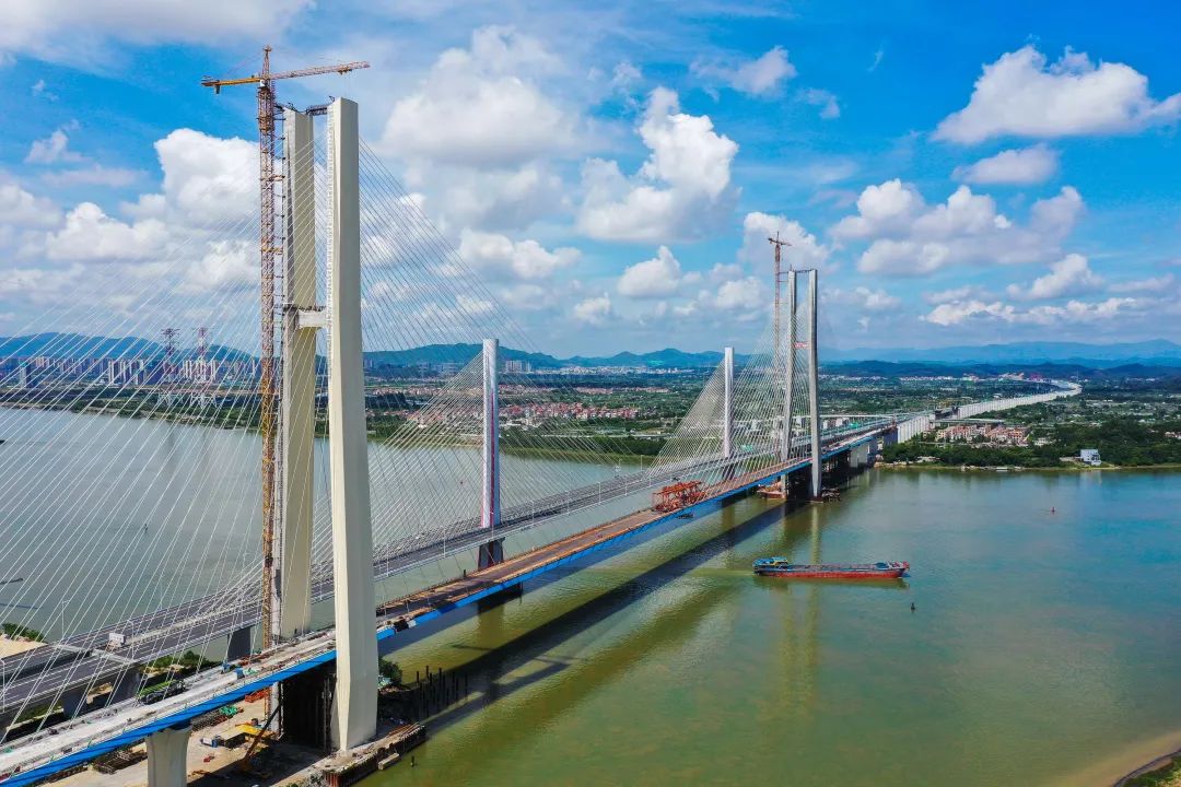 中山,佛山以及广州四座城市,在佛山市均安镇辖区长约9公里全程高架