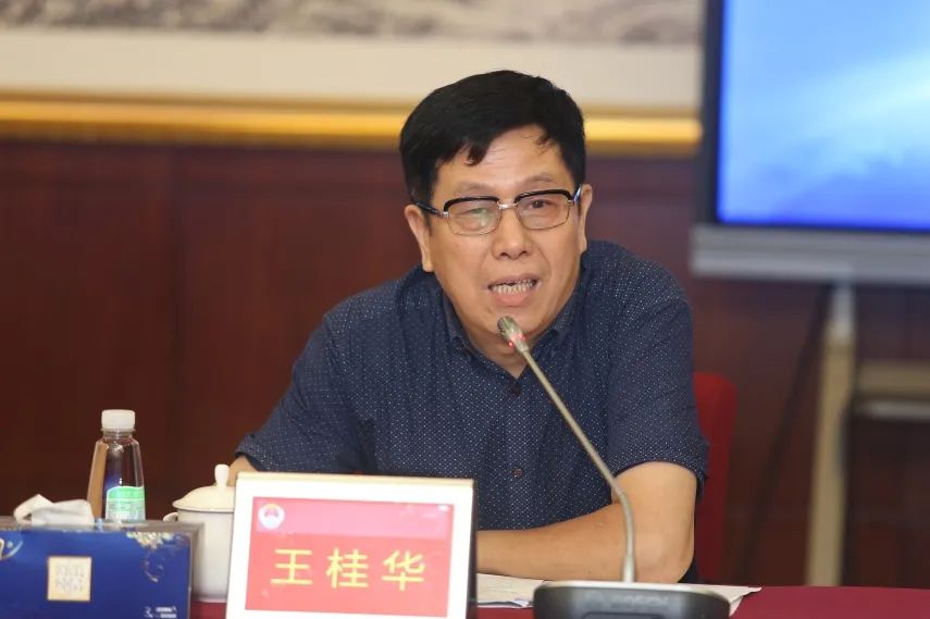 基层一群啄木鸟报春鸟走进检察院