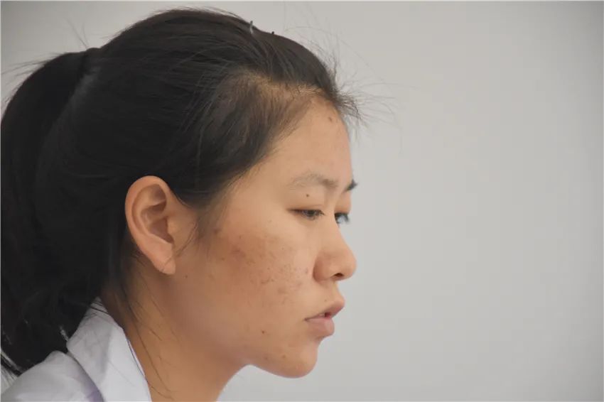 丽江市首位盲人女大学生我想靠自己筹集学费