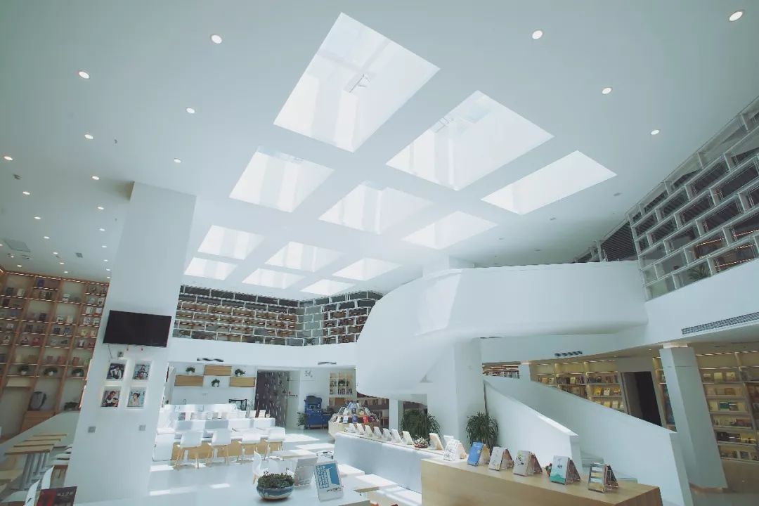 地址:丹桂路899号国创中心内 最雅 骆新书房