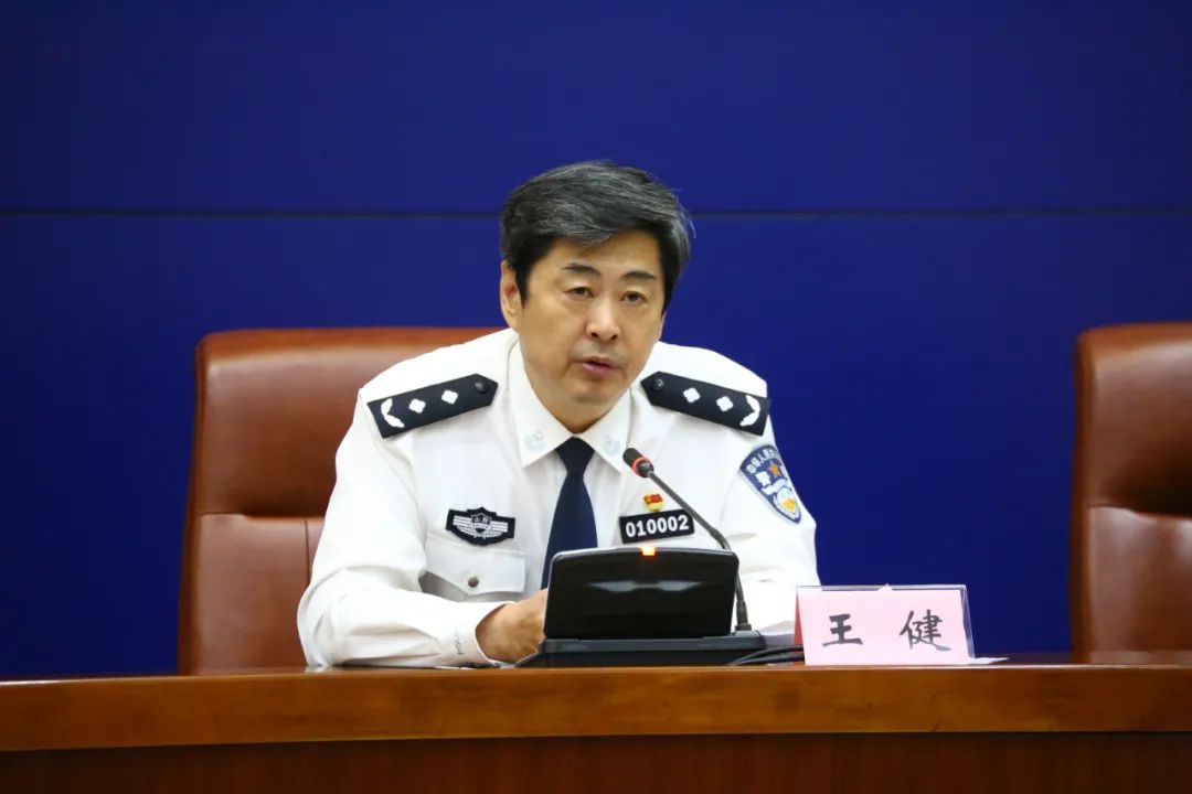 发布会上,济南市公安局党委副书记,政委王健就公安机关是如何部署开展