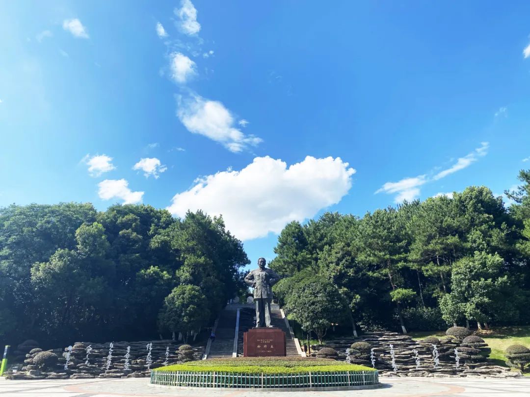 星沙徐特立公园长沙县今日天气8月12日,27-35℃.