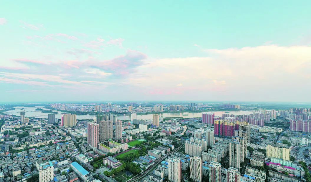 生活在南阳,总在不经意间发现它的美,然而通过航拍的视角看南阳