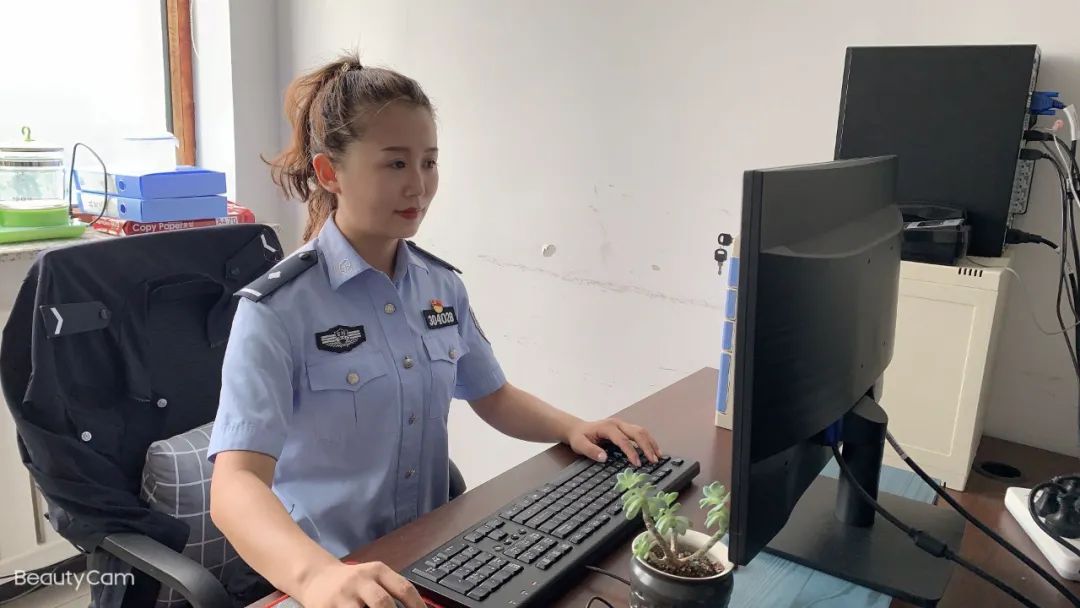 我为平安代言王诗雨95后女警的印迹
