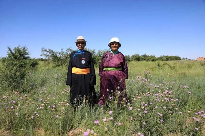 一說起帕日格來和娜仁花兩位老人,東烏珠穆沁旗額吉淖爾鎮洪格爾嘎查