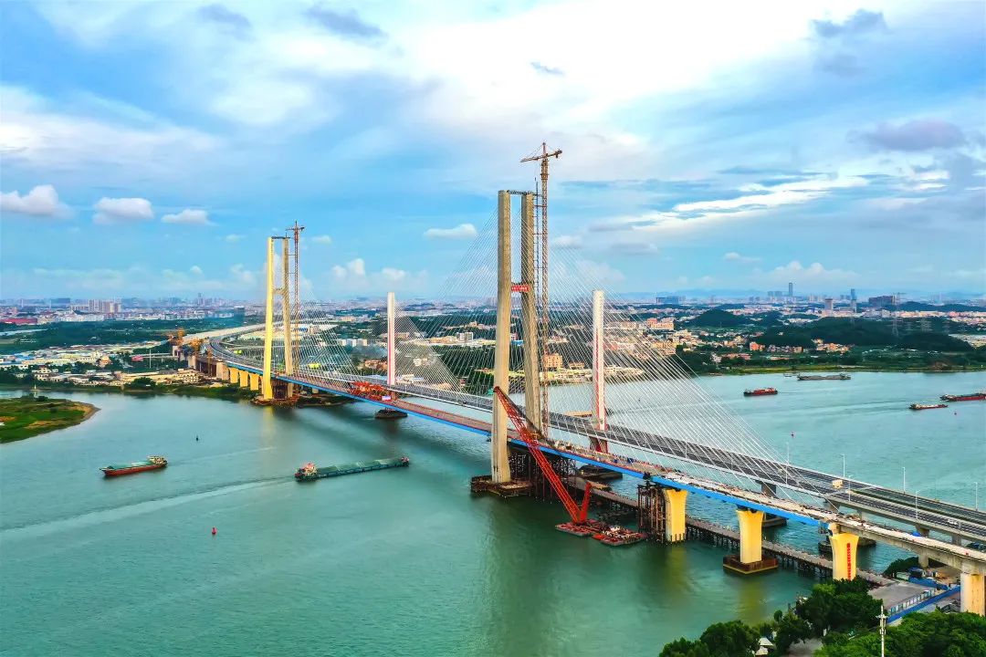 粤港澳大湾区又一铁路大桥成功合龙