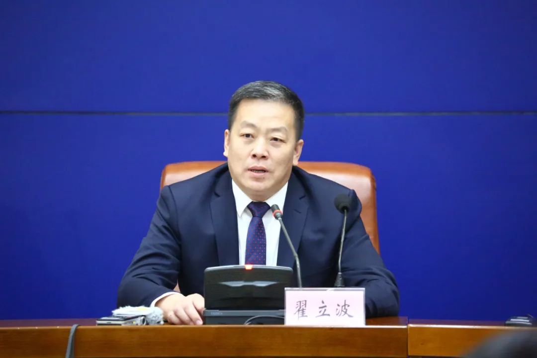 会,市中区委副书记,区长翟立波从六个方面介绍了市中区的有关工作情况