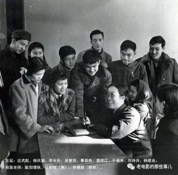 1939年,莫梓江出生于广东顺德.