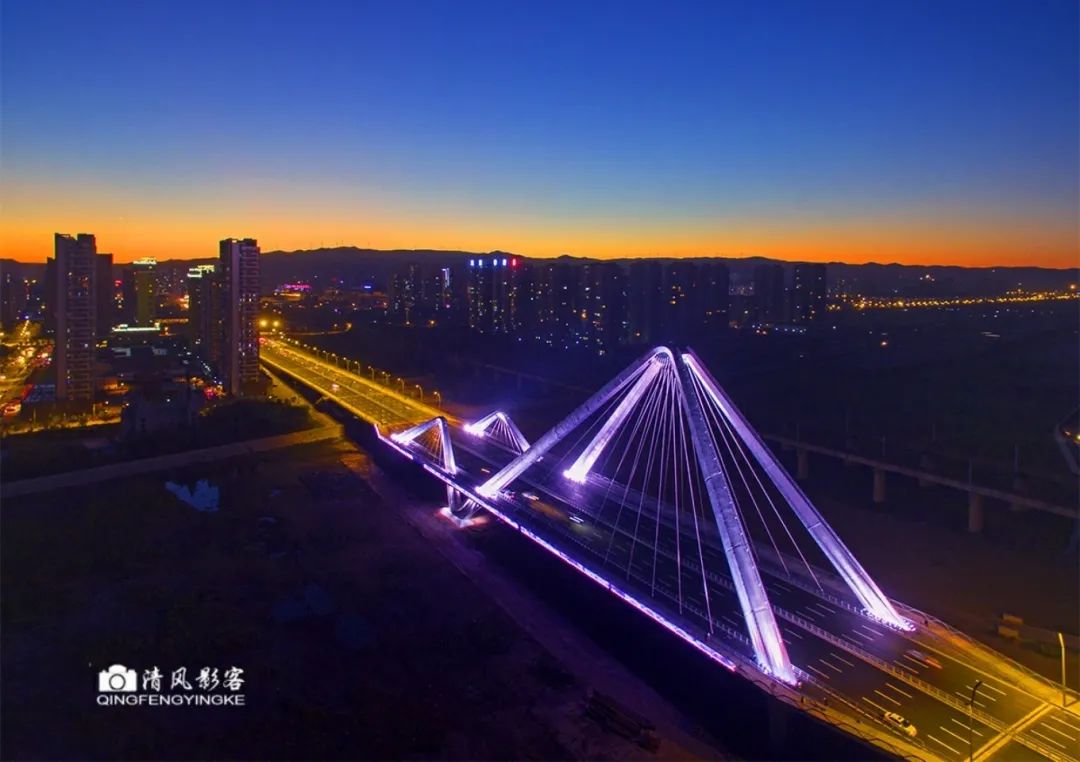 大同开源桥夜景图片