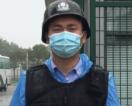 军天湖监狱地处皖南山区,夏季的雨总是来得很突然.