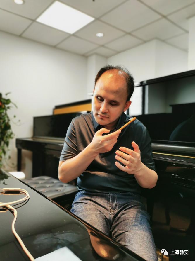 三年免费质保,享有两次免费调音,购买钢琴后,张振宇的售后服务也做得