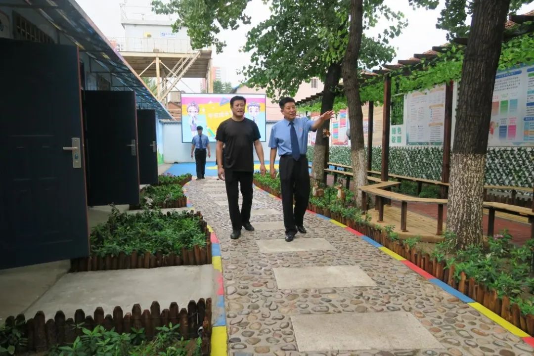 丰润区区委常委政法委书记许广三一行调研指导丰润未检工作