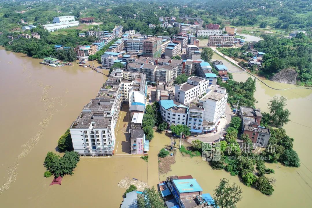 淹没人口_洪水淹没汽车图片